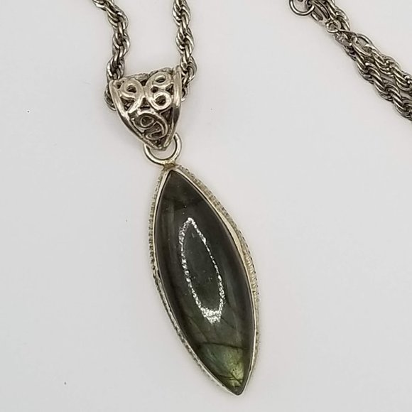 Sterling Silver Green Labrodorite Pendant on Sterling Rope Chain Necklace - Picture 5 of 6